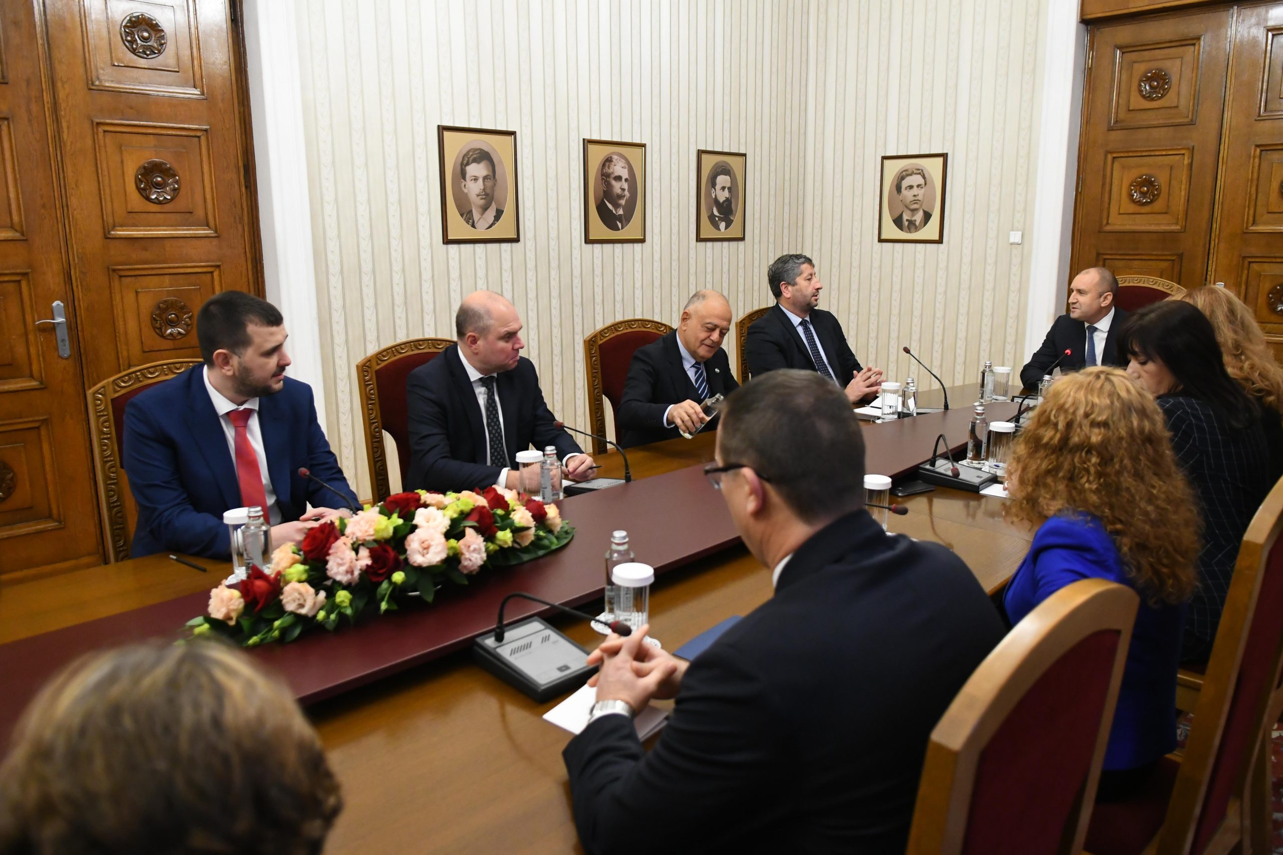 президентство консултации