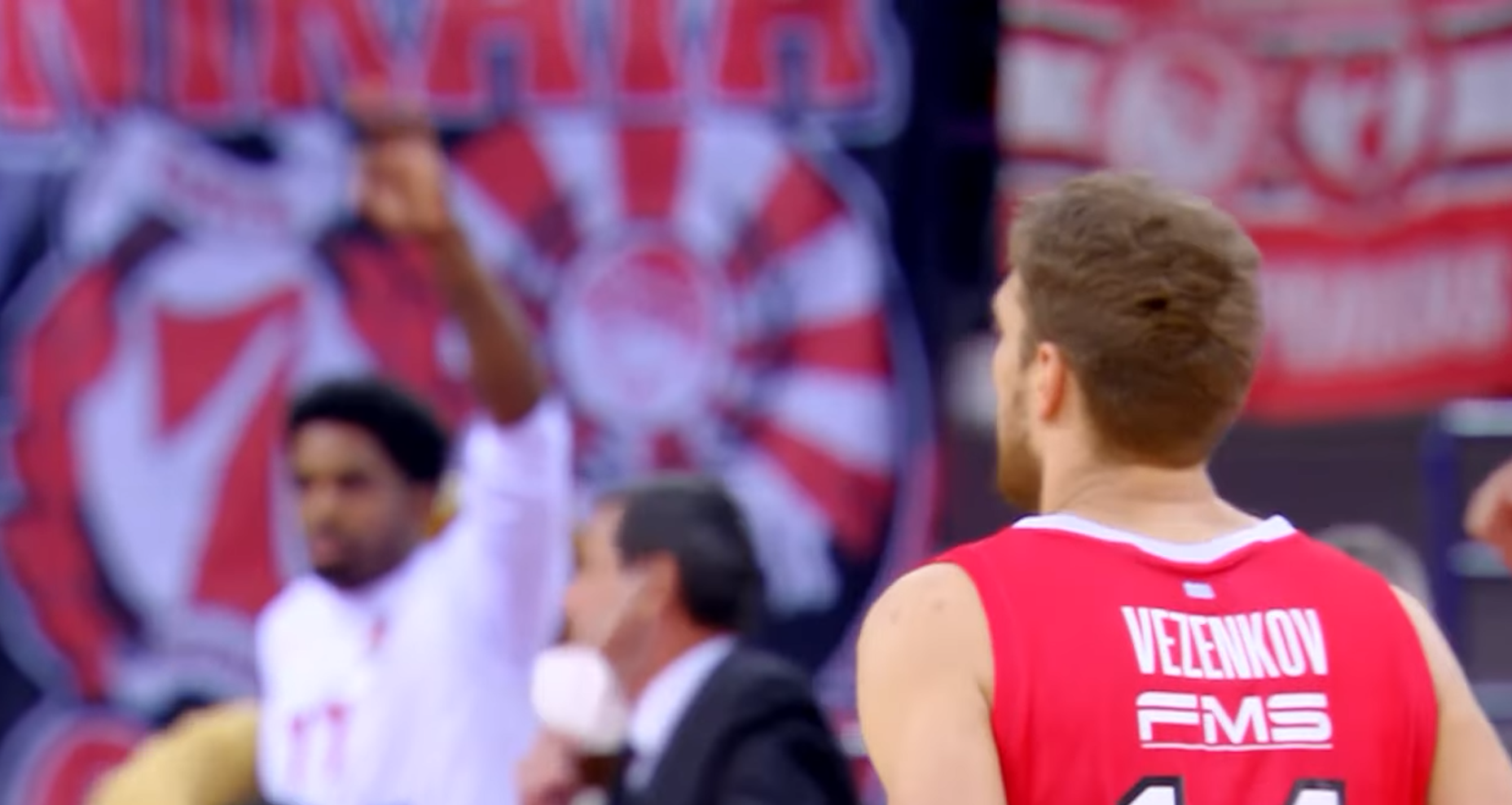 Александър Везенков баскетбол