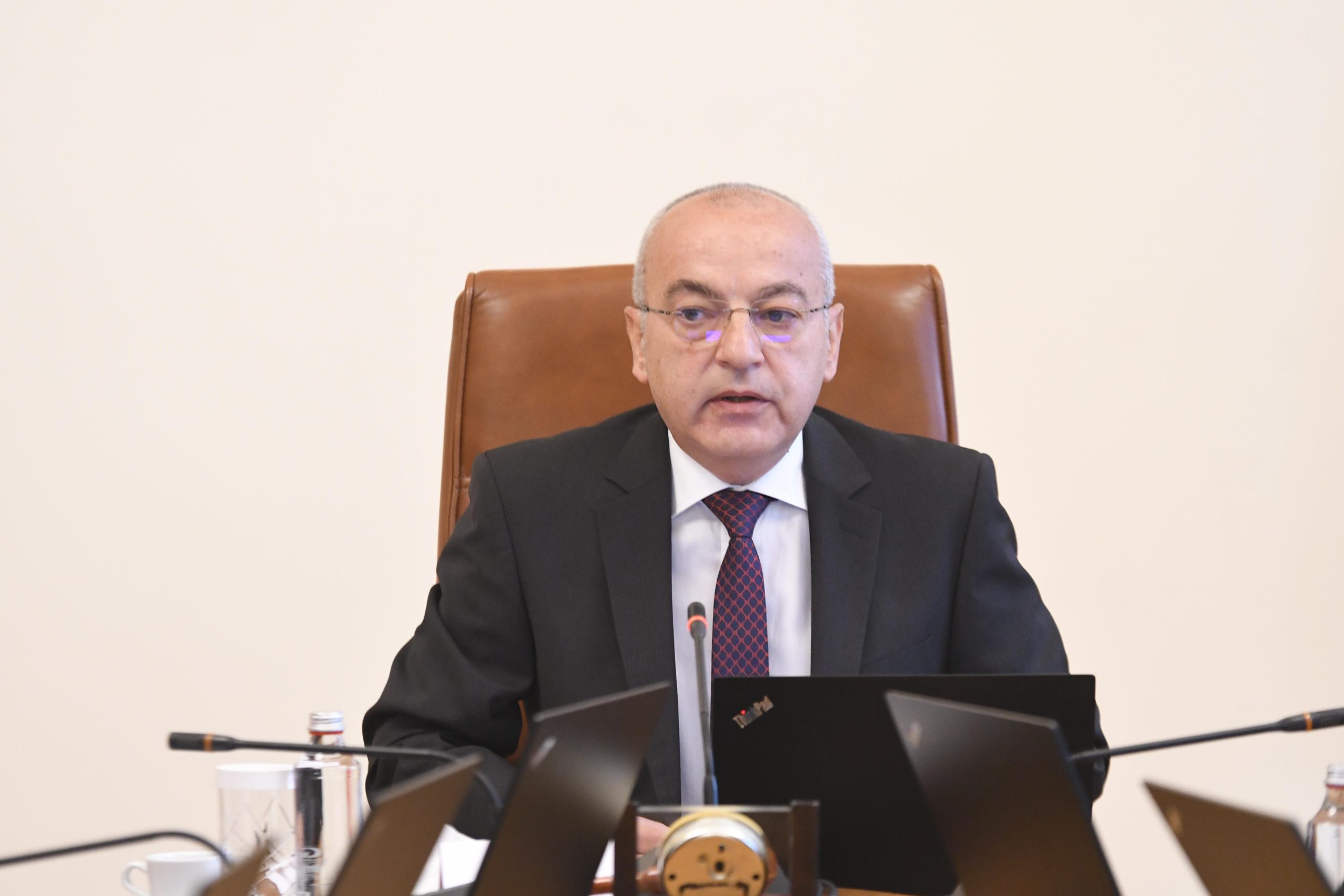 Гълъб Донев