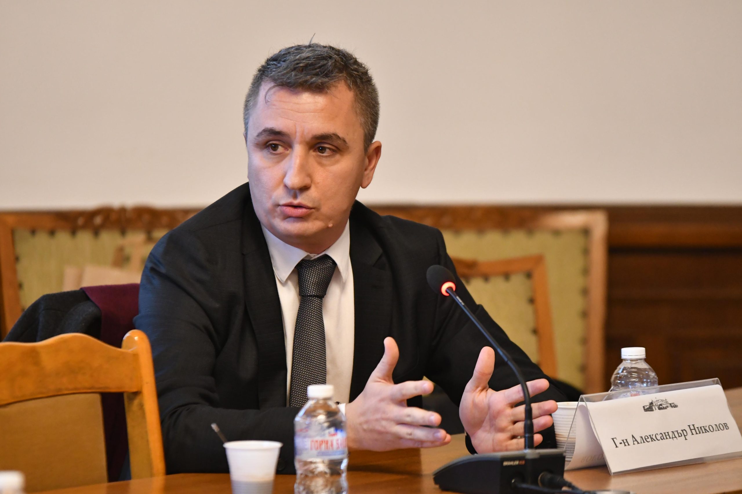 Александър Николов