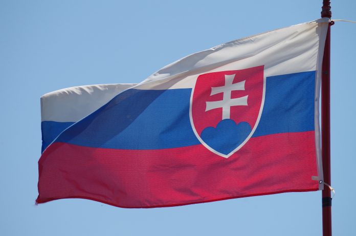Словакия знаме