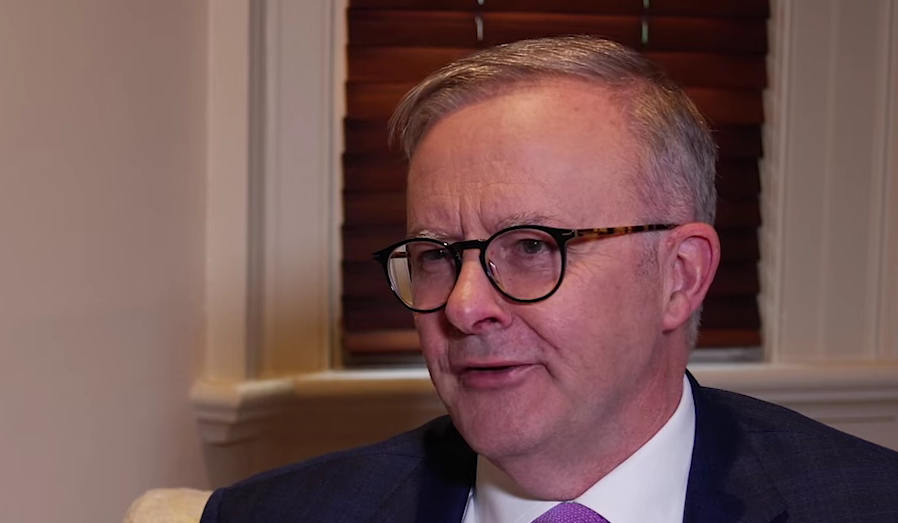 Антъни Албанезе